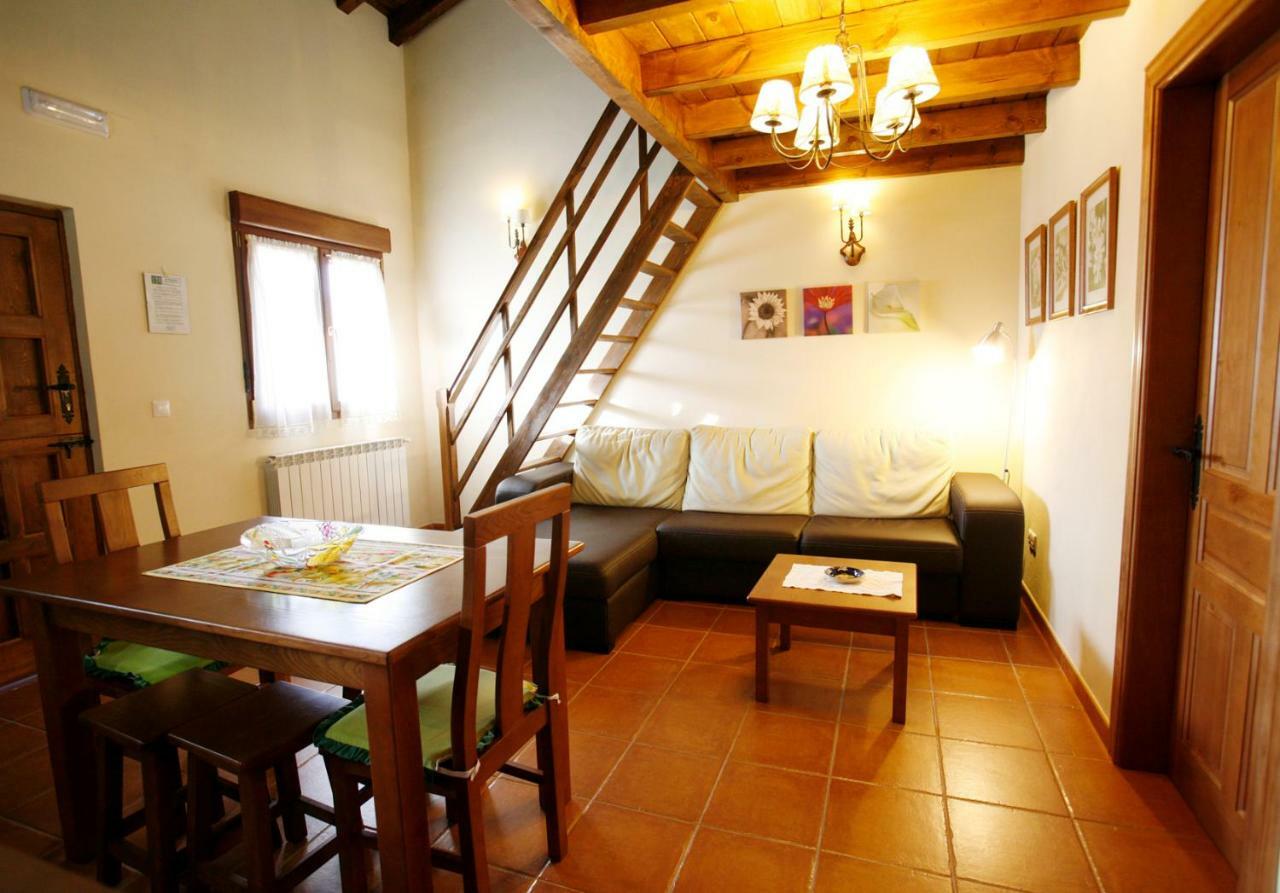 Coviellador Cangas De Onis Guest House Exterior photo
